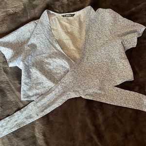 ADORABLE top, perfect for summer